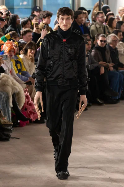 Look 15